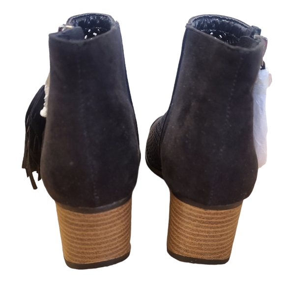 Quipid Perforated Open Toe Ankle Booties size 5.5 BRAND NEW - Picture 4 of 7